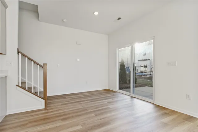 $349,990 | 306 Kingsport Drive, South Elgin, IL 60177