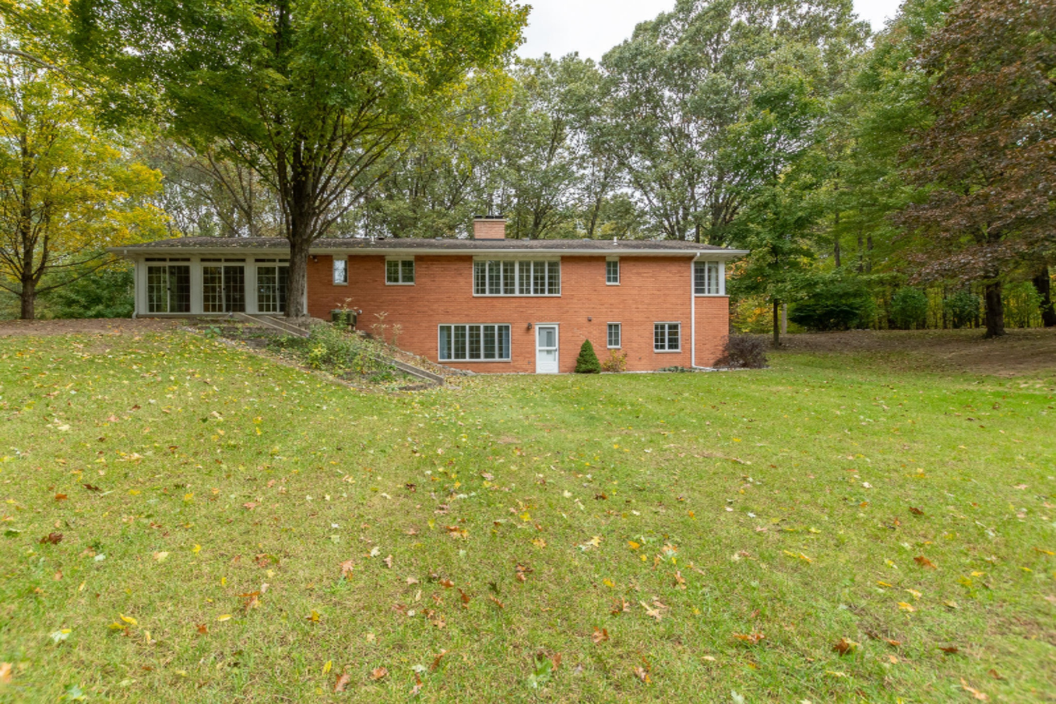 7907 West R Avenue Kalamazoo, MI 49009 - Photo 2 of 55 7907 W R Ave-64