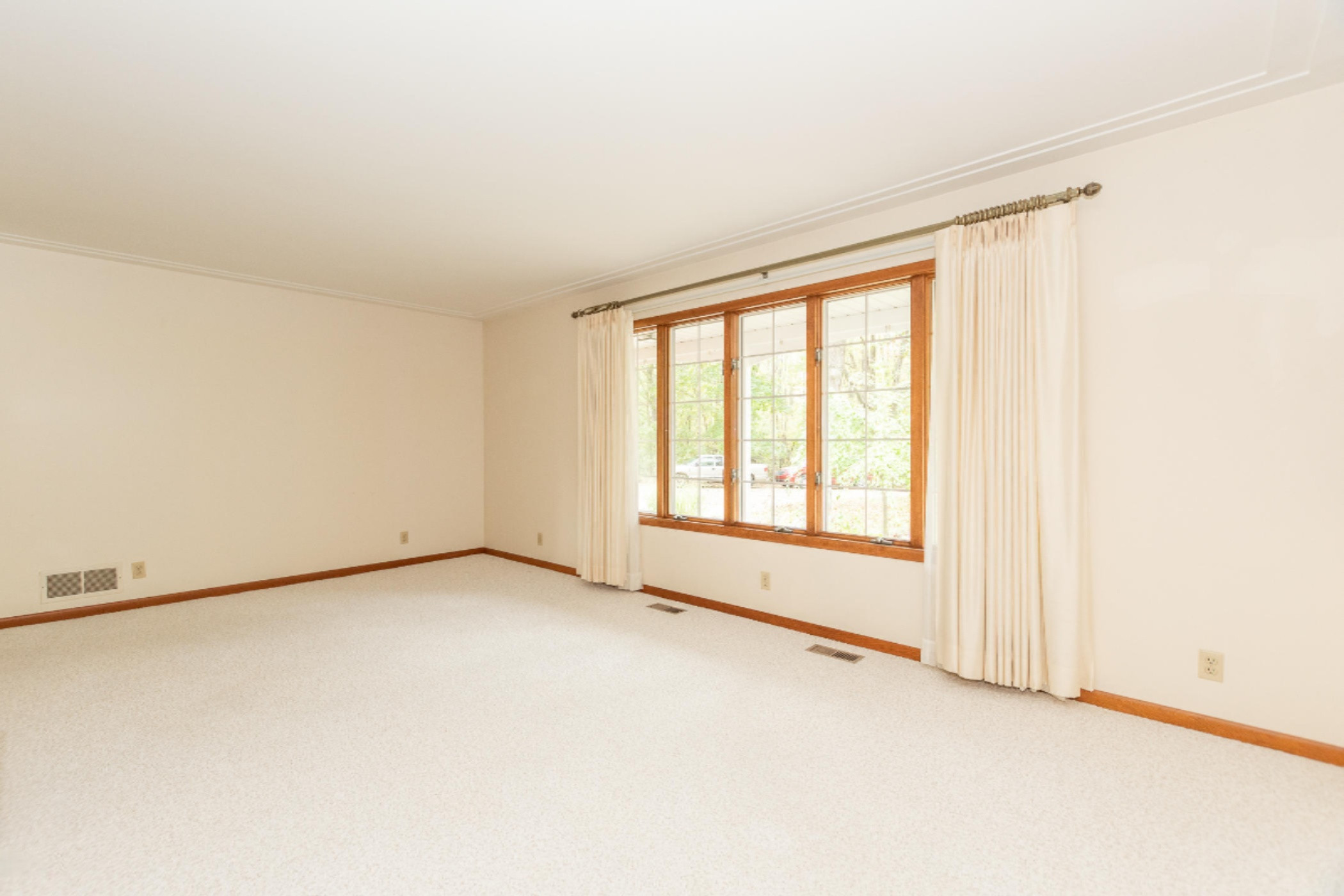 7907 West R Avenue Kalamazoo, MI 49009 - Photo 6 of 55 7907 W R Ave-11