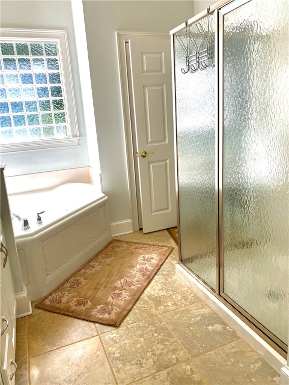 53 Angus Run Seneca, SC 29672 - Photo 15 of 49 Master Bath W/ Separate Shower
