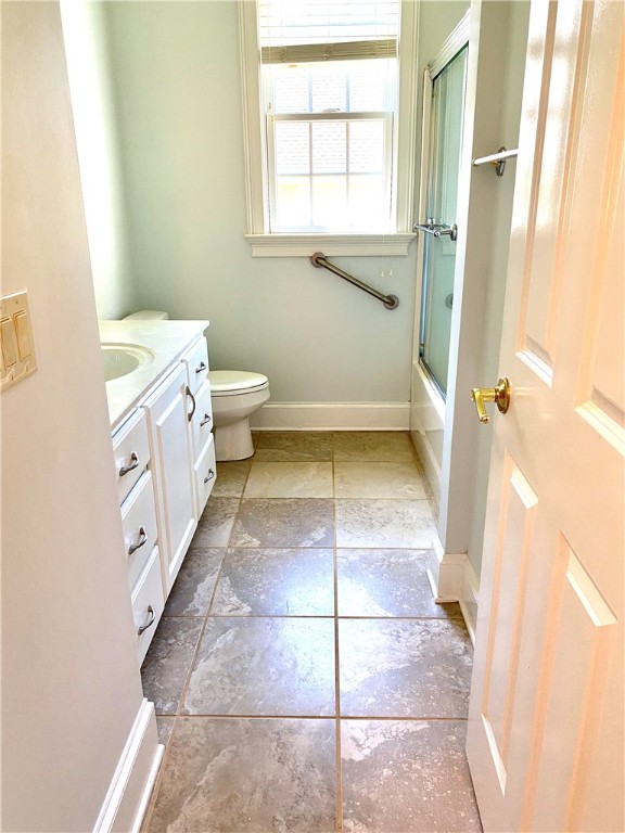 53 Angus Run Seneca, SC 29672 - Photo 20 of 49 Bathroom Off Kitchen