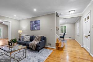 9613 Brunett Avenue Silver Spring, MD 20901 - Photo 16 of 52 Main level entry