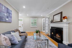9613 Brunett Avenue Silver Spring, MD 20901 - Photo 19 of 52 Living room