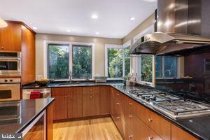 9613 Brunett Avenue Silver Spring, MD 20901 - Photo 27 of 52 Kitchen close image