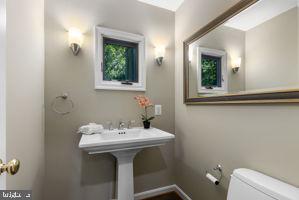 9613 Brunett Avenue Silver Spring, MD 20901 - Photo 35 of 52 Power room ( main level)