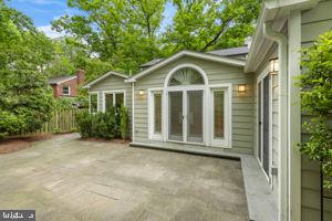9613 Brunett Avenue Silver Spring, MD 20901 - Photo 9 of 52 View of the side entry and kitchen