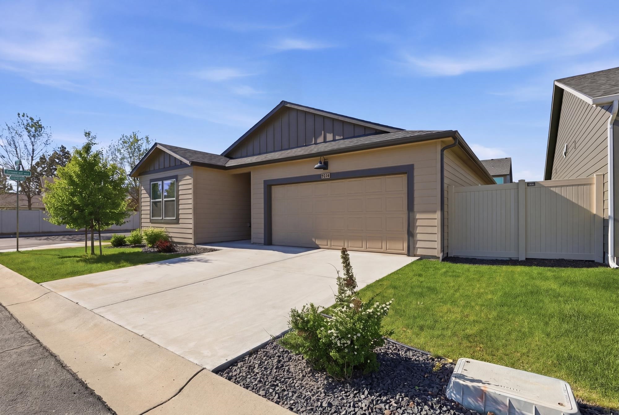5914 West Georgetown Lane Spokane, WA 99208 - Photo 3 of 44
