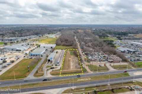 $375,000 | 6153 Johnston Street, Lafayette, LA 70503