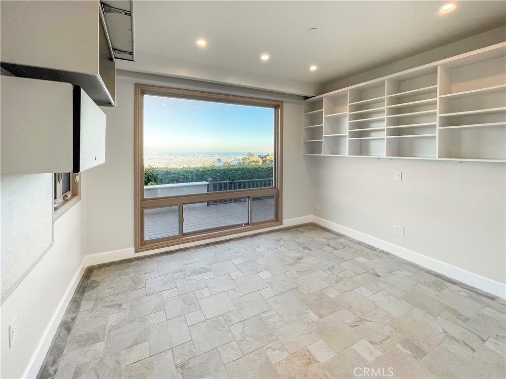 2 Stallion Road Rancho Palos Verdes, CA 90275 - Photo 14 of 46