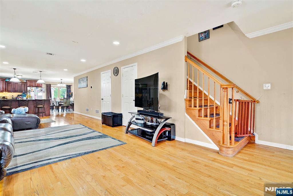 286 James Street Hackensack, NJ 07601 - Photo 6 of 50