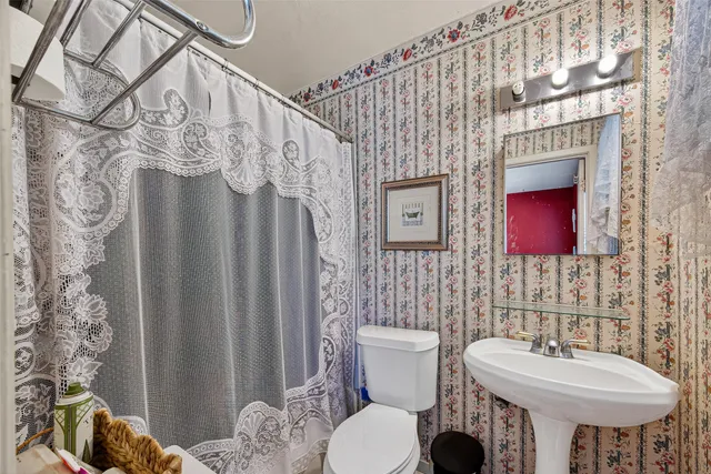 $219,000 | 6014 Dawnridge Drive, Houston, TX 77035