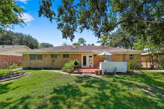 $219,000 | 6014 Dawnridge Drive, Houston, TX 77035