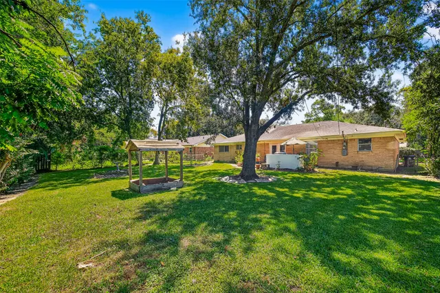 $219,000 | 6014 Dawnridge Drive, Houston, TX 77035