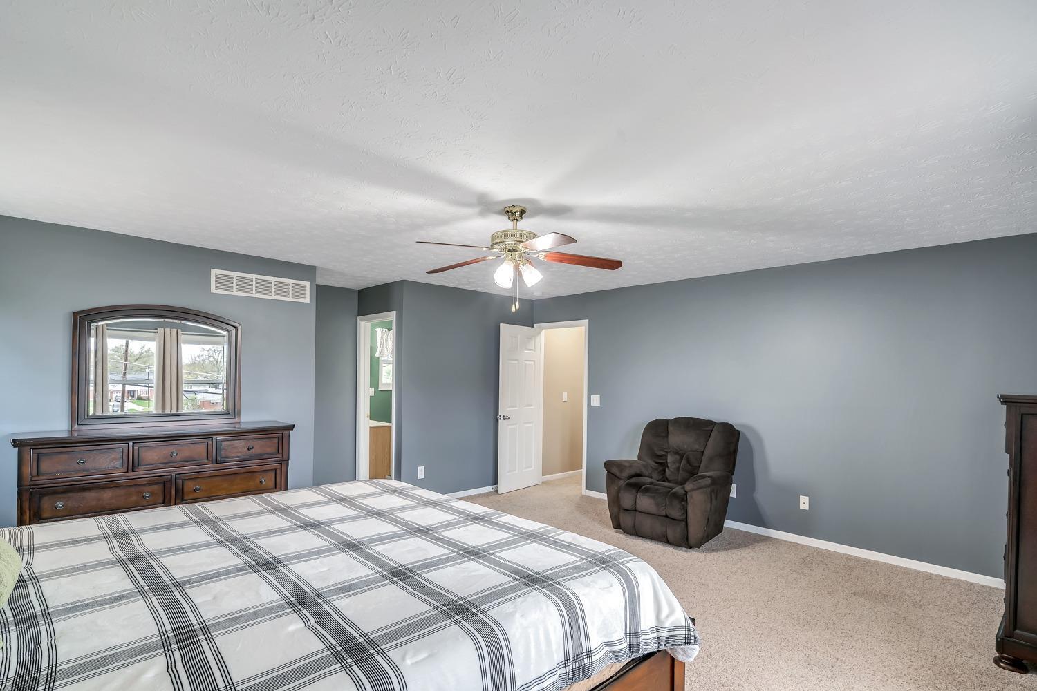 5947 Lawrence Road Cincinnati, OH 45248 - Photo 25 of 49