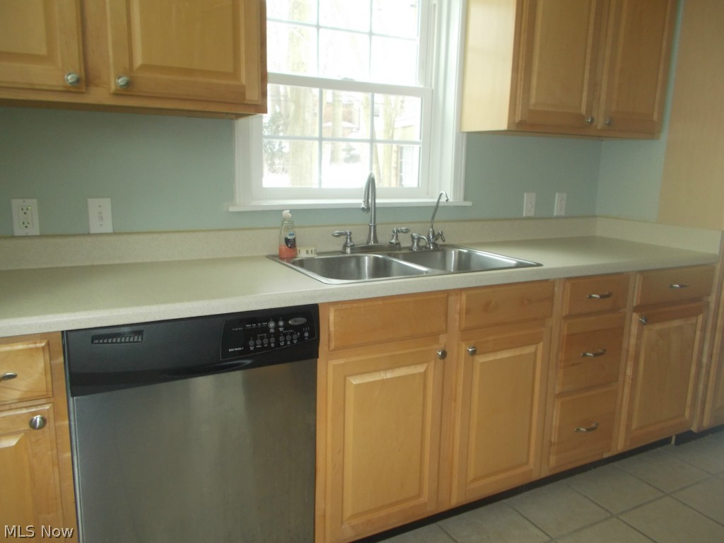 1071 Rushleigh Road Cleveland Heights, OH 44121 - Photo 2 of 12 Gallery Image 2