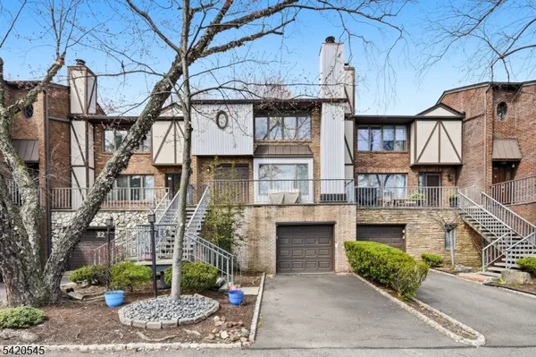 $499,900 | 900 Valley Road, Unit E3, Clifton, NJ 07013