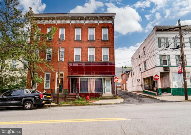 $199,900 | 621 West Market Street, Pottsville, PA 17901