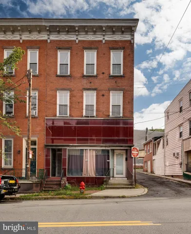 $199,900 | 621 West Market Street, Pottsville, PA 17901