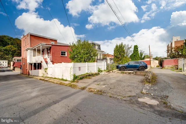$199,900 | 621 West Market Street, Pottsville, PA 17901
