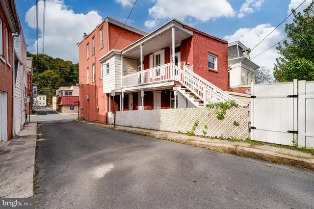 $199,900 | 621 West Market Street, Pottsville, PA 17901