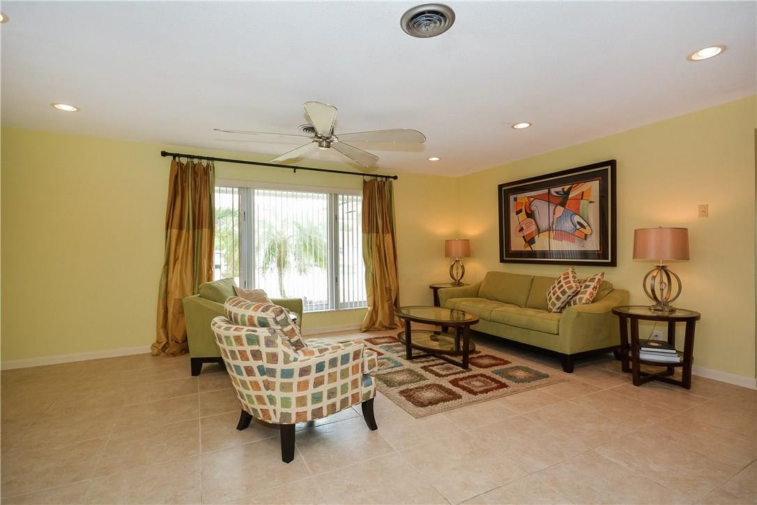 1372 Northwest 4th Court Boca Raton, FL 33432 - Photo 5 of 25 Photo 5