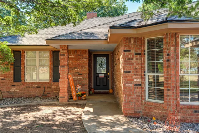 a view of outdoor space with green space