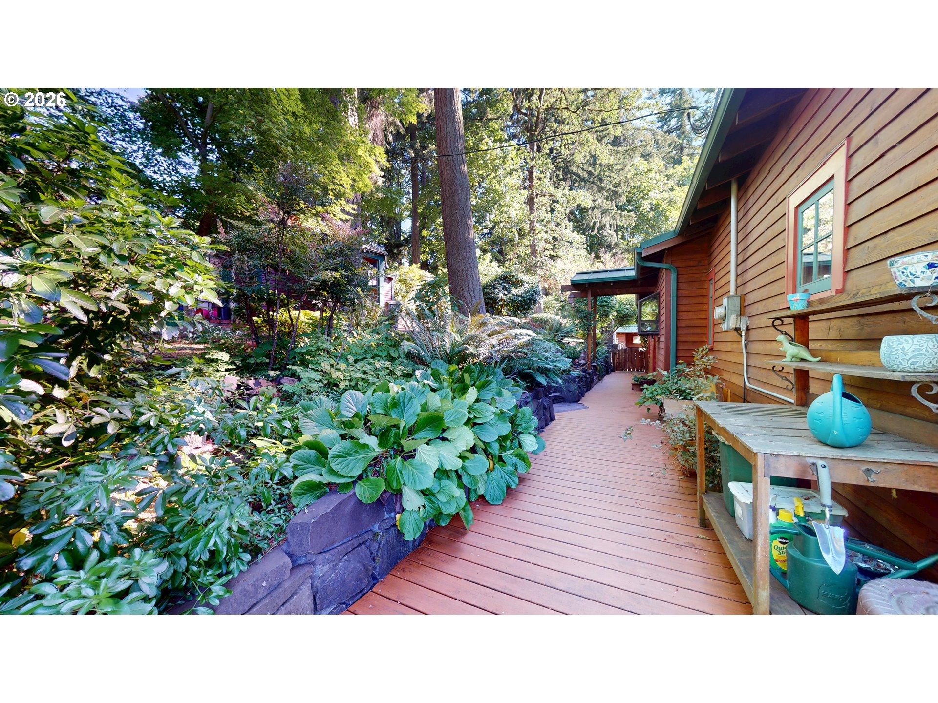 411 Perry Street Springfield, OR 97477 - Photo 28 of 48 Deck