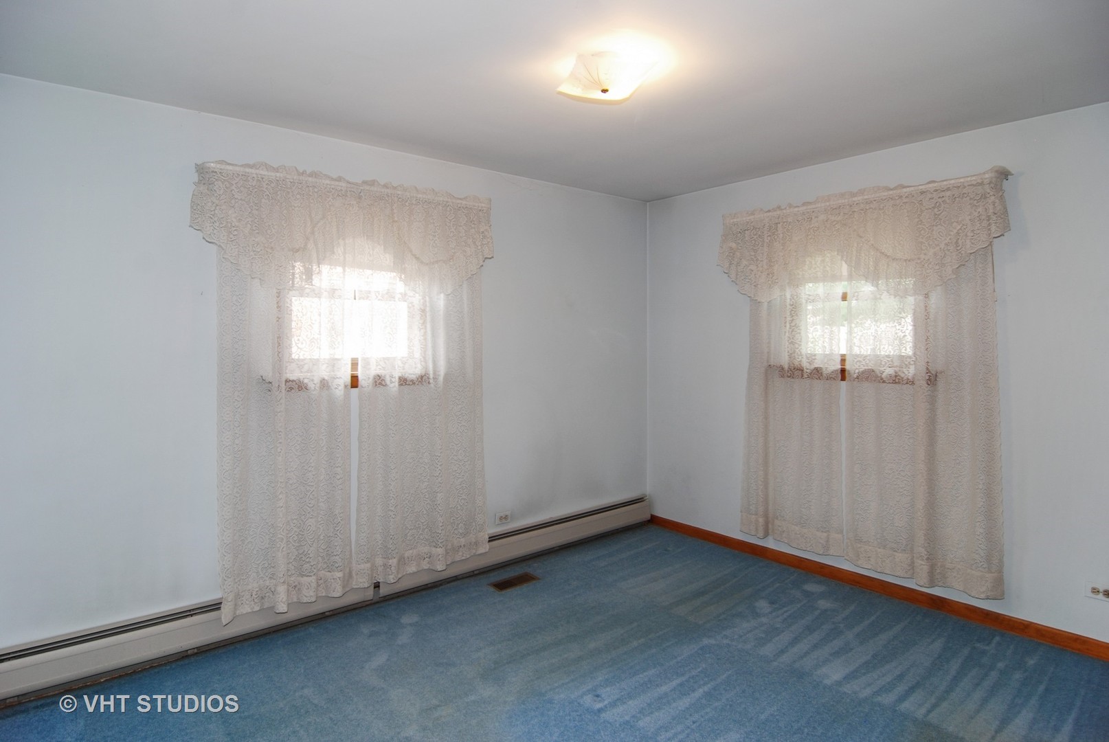 351 Lionel Road Riverside, IL 60546 - Photo 7 of 17
