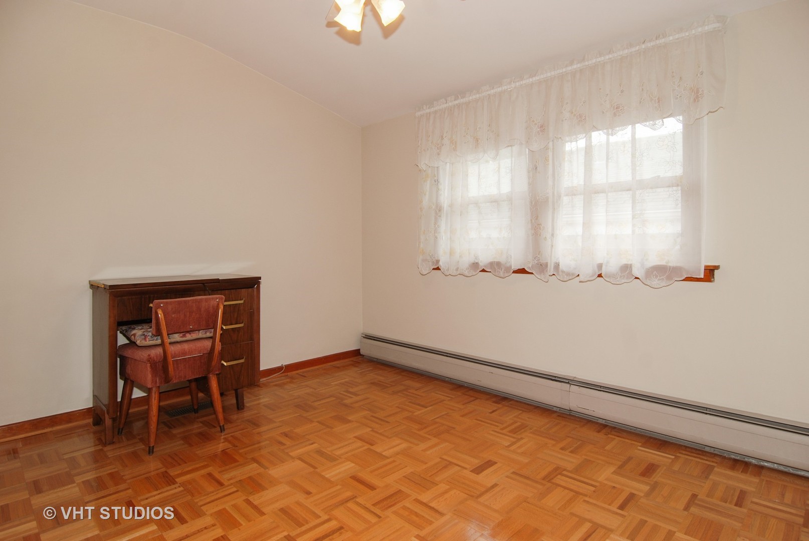 351 Lionel Road Riverside, IL 60546 - Photo 8 of 17