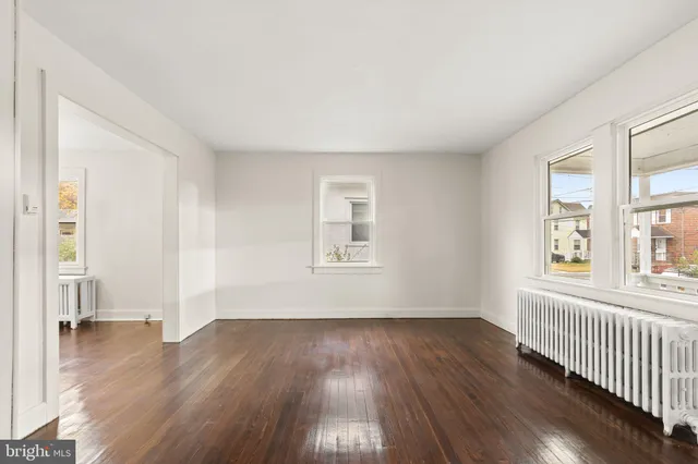 $299,900 | 521 Blythe Avenue, Drexel Hill, PA 19026