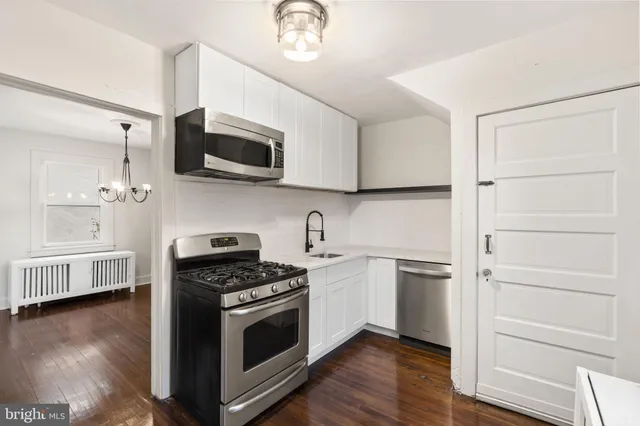 $299,900 | 521 Blythe Avenue, Drexel Hill, PA 19026