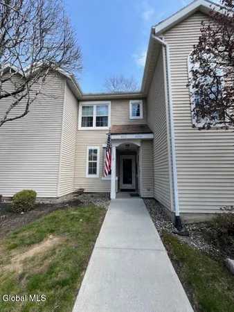 $269,900 | 4004 Foxwood Drive South, Unit S, Clifton Park, NY 12065
