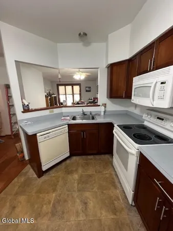 $269,900 | 4004 Foxwood Drive South, Unit S, Clifton Park, NY 12065