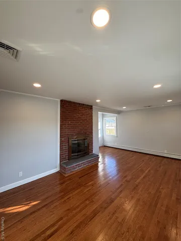 $639,990 | 225 Norma Avenue, West Islip, NY 11795