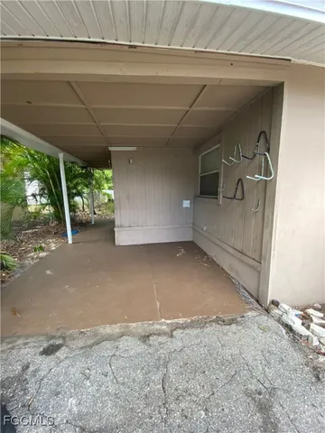 a view of a garage