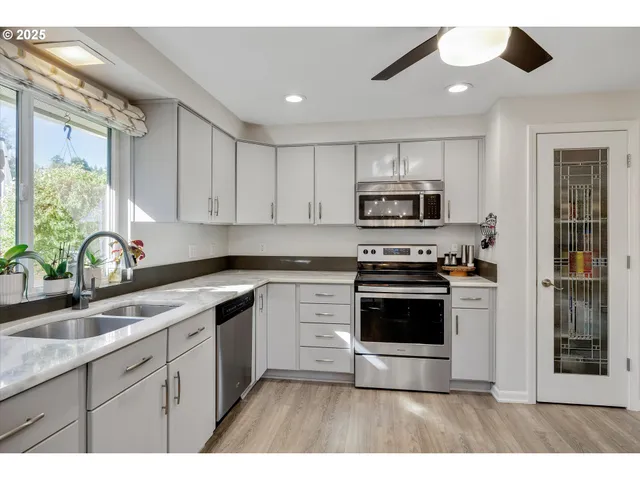 $725,000 | 2074 Southeast Linden Place, Gresham, OR 97080