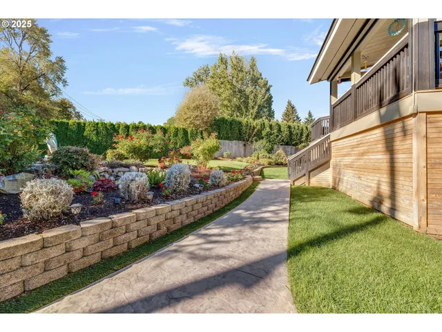 $725,000 | 2074 Southeast Linden Place, Gresham, OR 97080