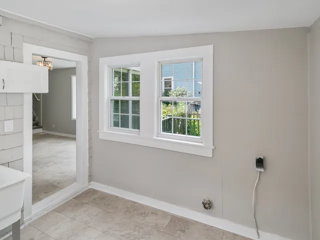 a view of empty room with window