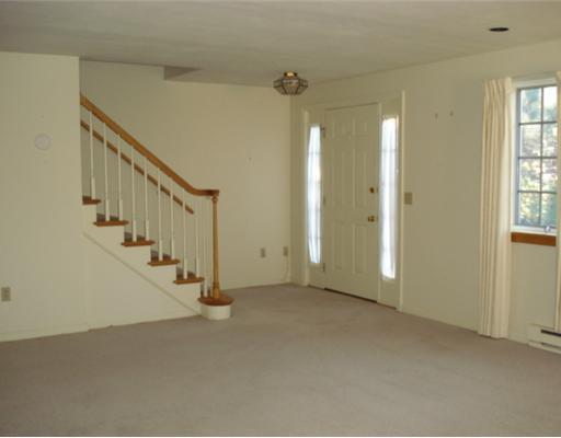 9 Birch Meadow Road, Unit E2 Brunswick, ME 04011 - Photo 4 of 15 Living Room.