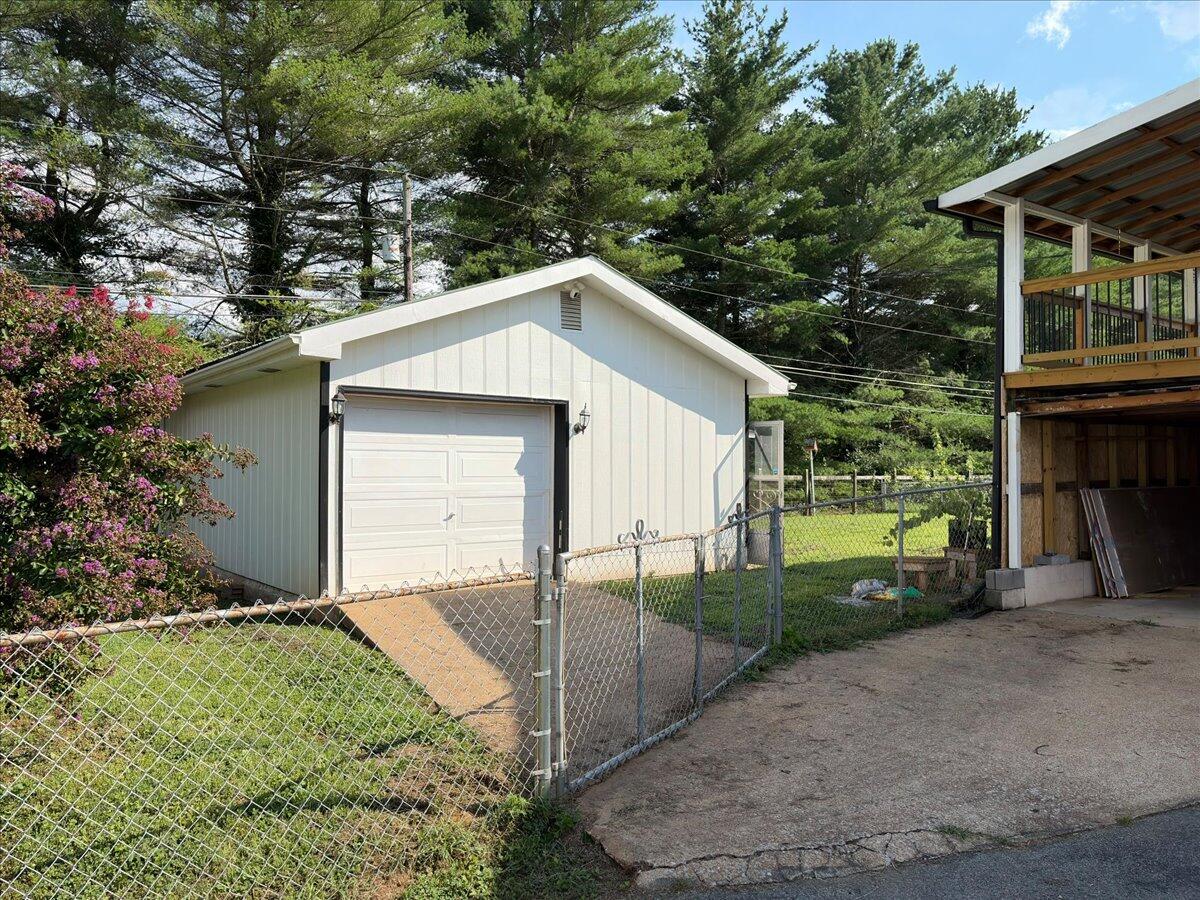 7327 Sterling Road Hixson, TN 37343 - Photo 38 of 43 39-IMG_2681