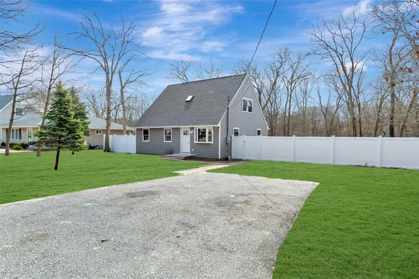 $524,999 | 154 Meadowmere Avenue, Mastic, NY 11950