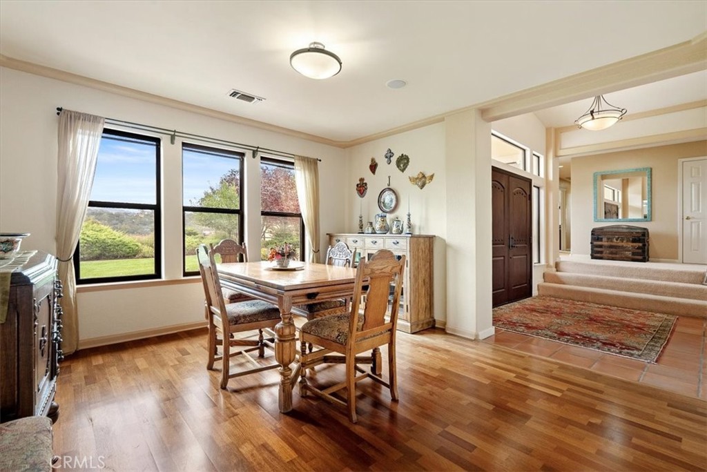2955 San Fernando Road Atascadero, CA 93422 - Photo 20 of 62 a view of a dining room with furniture and windows