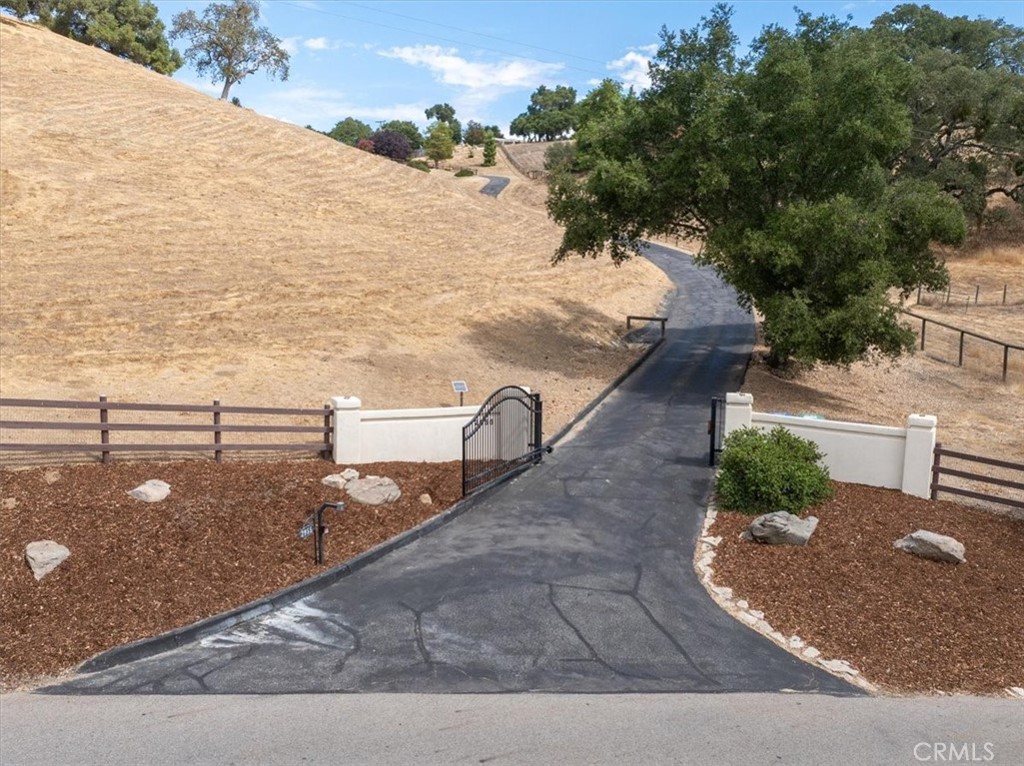 2955 San Fernando Road Atascadero, CA 93422 - Photo 61 of 62 a view of a yard