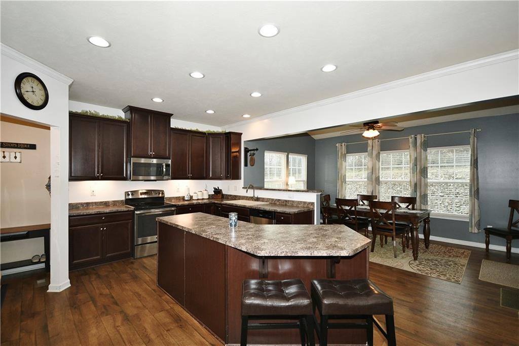316 Ranchero Drive Coraopolis, PA 15108 - Photo 8 of 31 Gallery Image 8