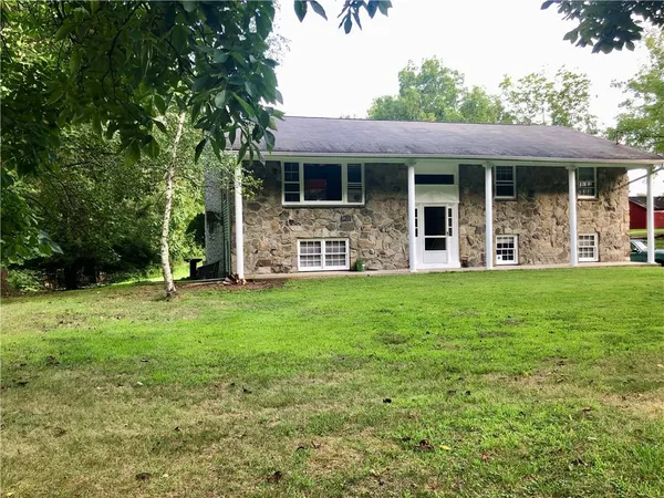 $2,750 | 236 Creek Road, Poughkeepsie, NY 12601