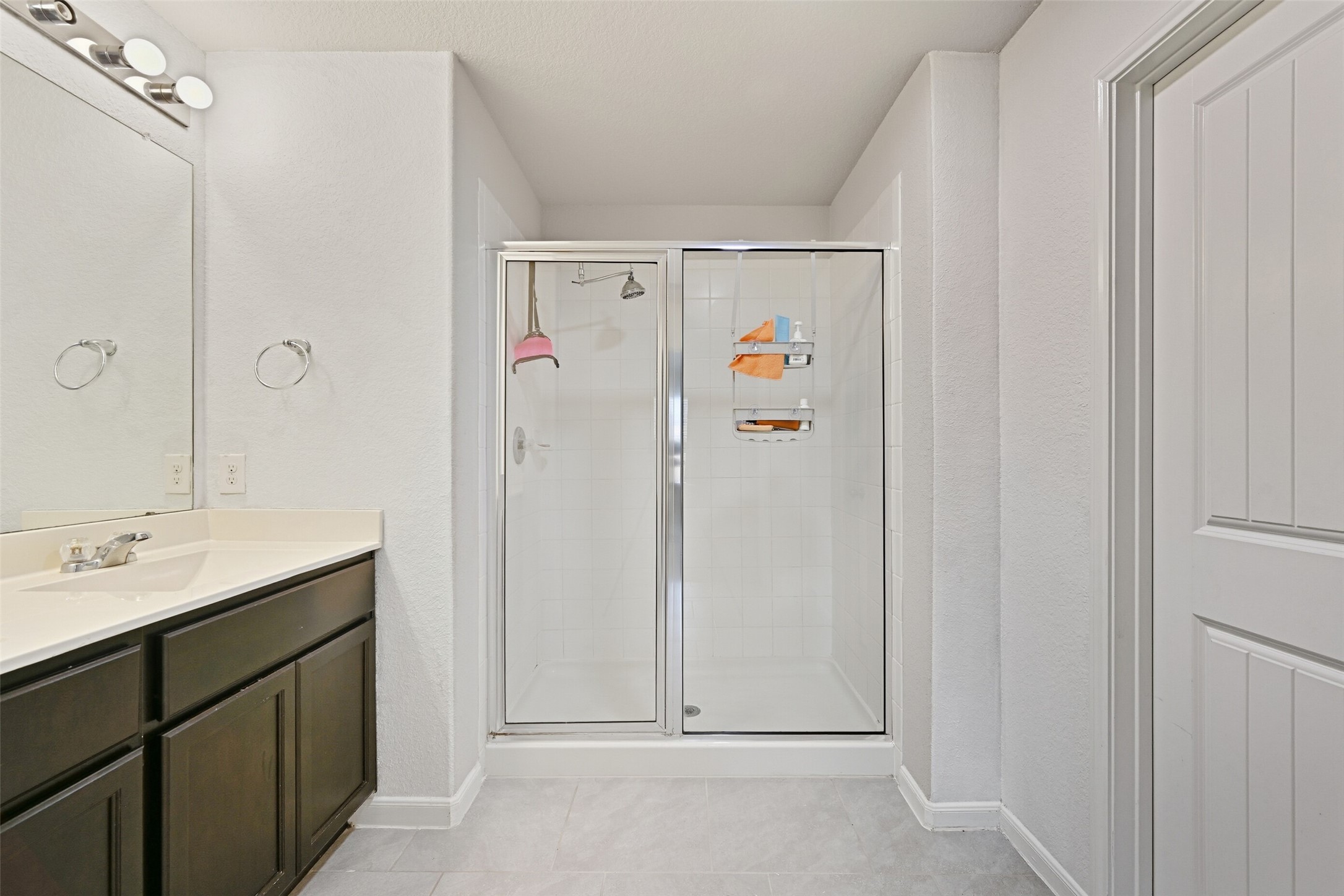 714 Calm Court Rosharon, TX 77583 - Photo 18 of 33 Primary ensuite bath