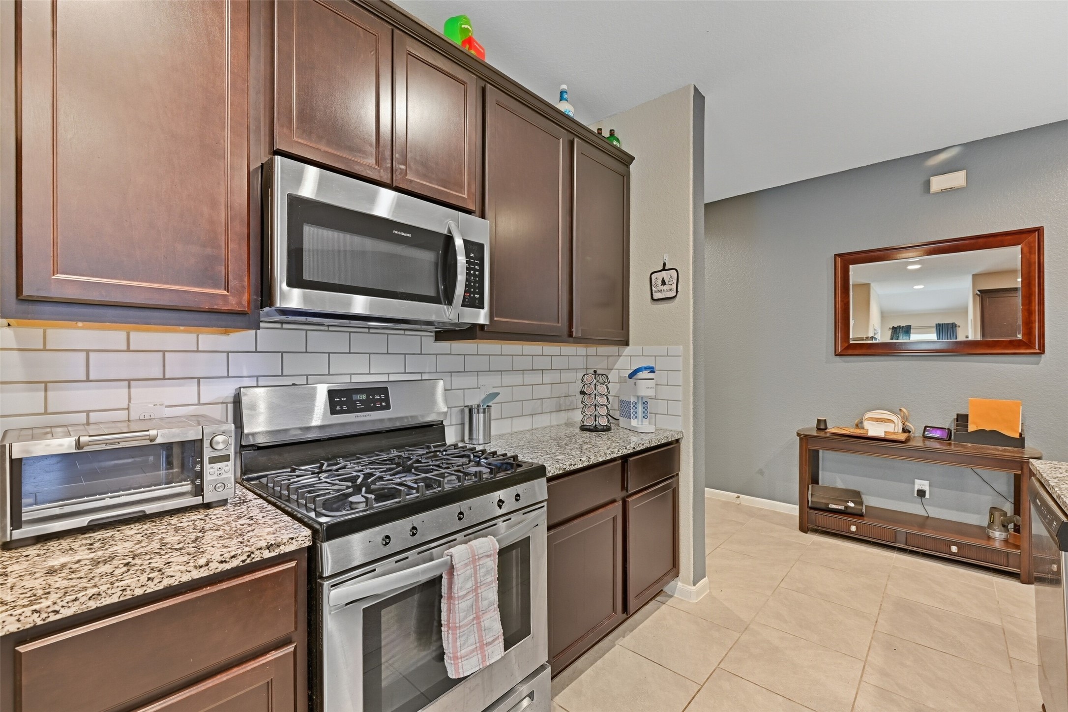 714 Calm Court Rosharon, TX 77583 - Photo 8 of 33