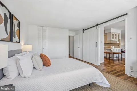 $185,000 | 1001 City Avenue, Unit W811, Wynnewood, PA 19096