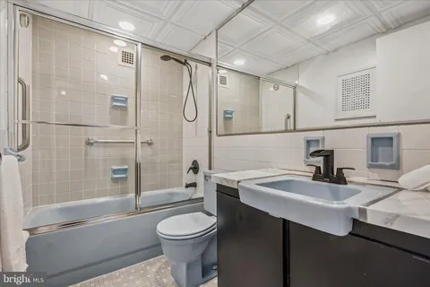 $185,000 | 1001 City Avenue, Unit W811, Wynnewood, PA 19096