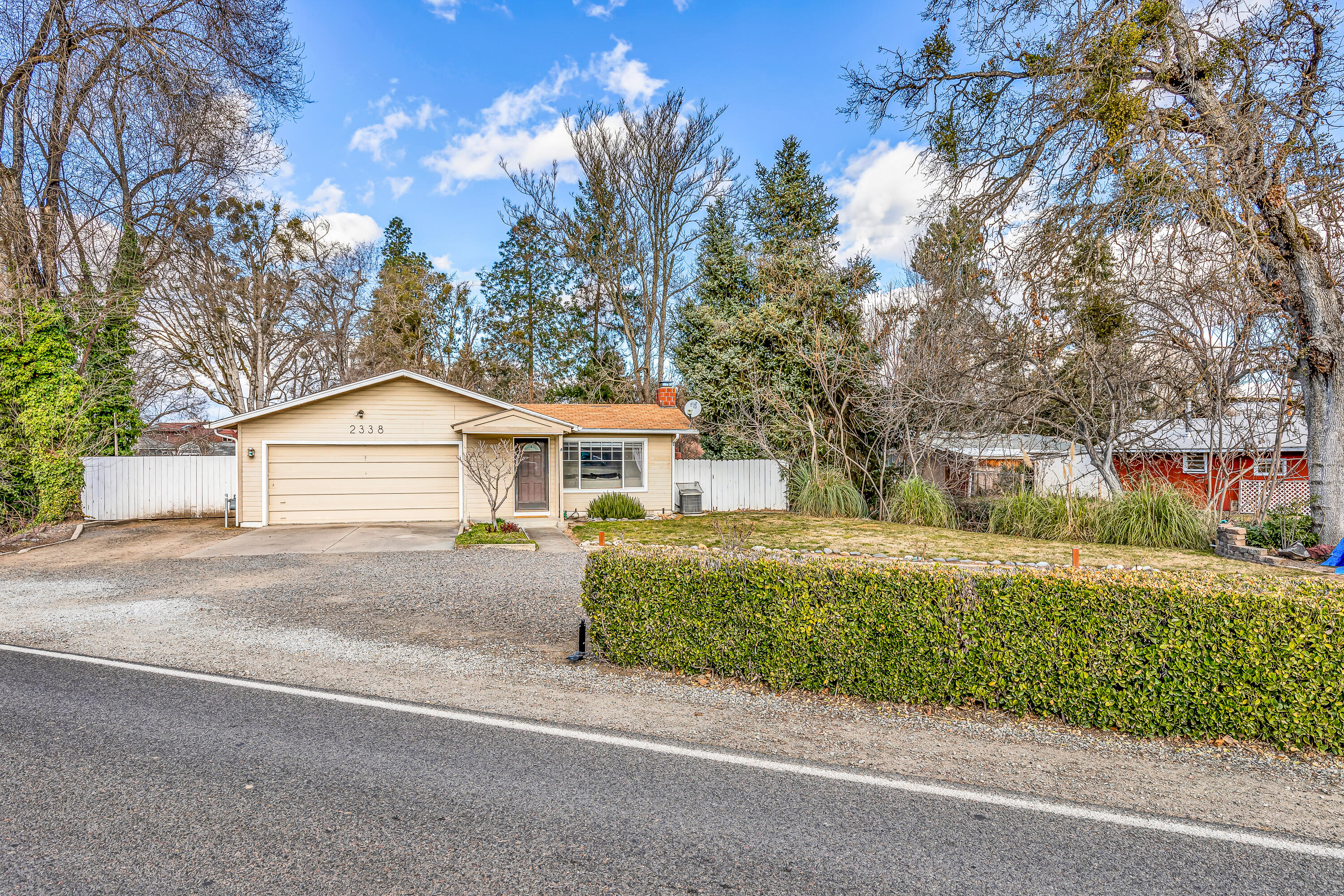 2338 Taylor Road Central Point, OR 97502 - Photo 3 of 33 3